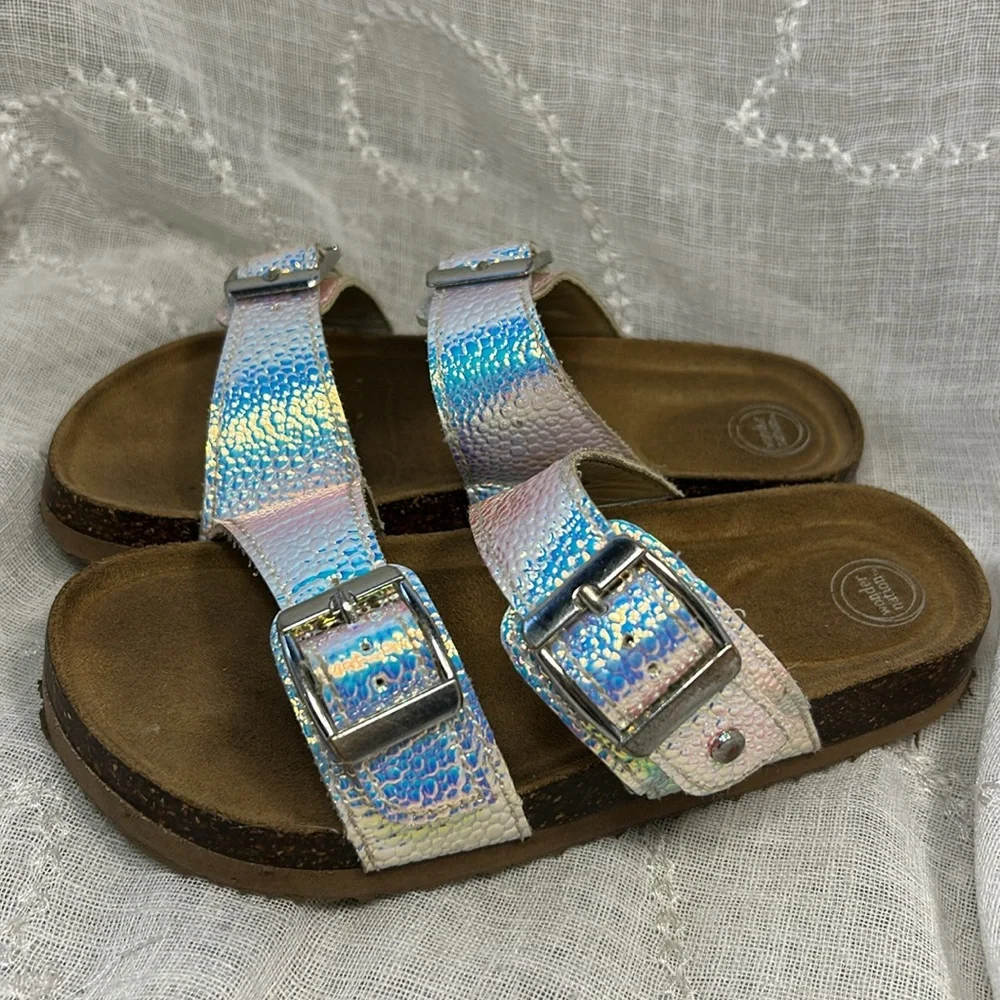 Wonder Nation Almost NEW iridescent Birkenstock style sandals